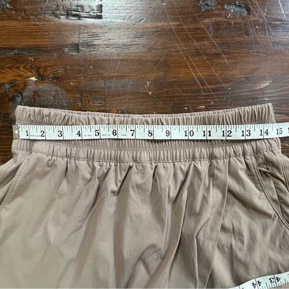 YOGALICIOUS High Wasted Skort size M Taupe Color excellent condition - Picture 5 of 7